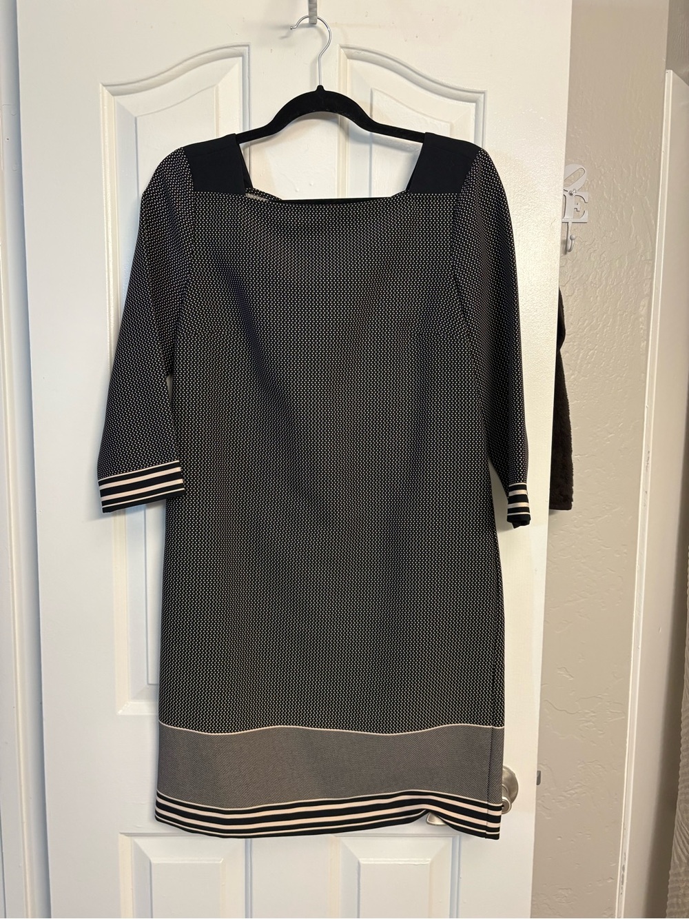 Ann Taylor Black and White Long Sleeve Sheath Dress